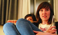 Mujeres viendo fotos